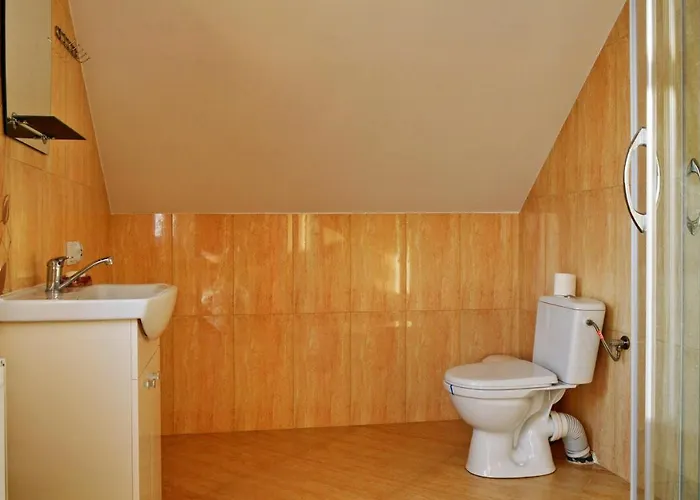 Nad Stawem Bed & Breakfast Zarki